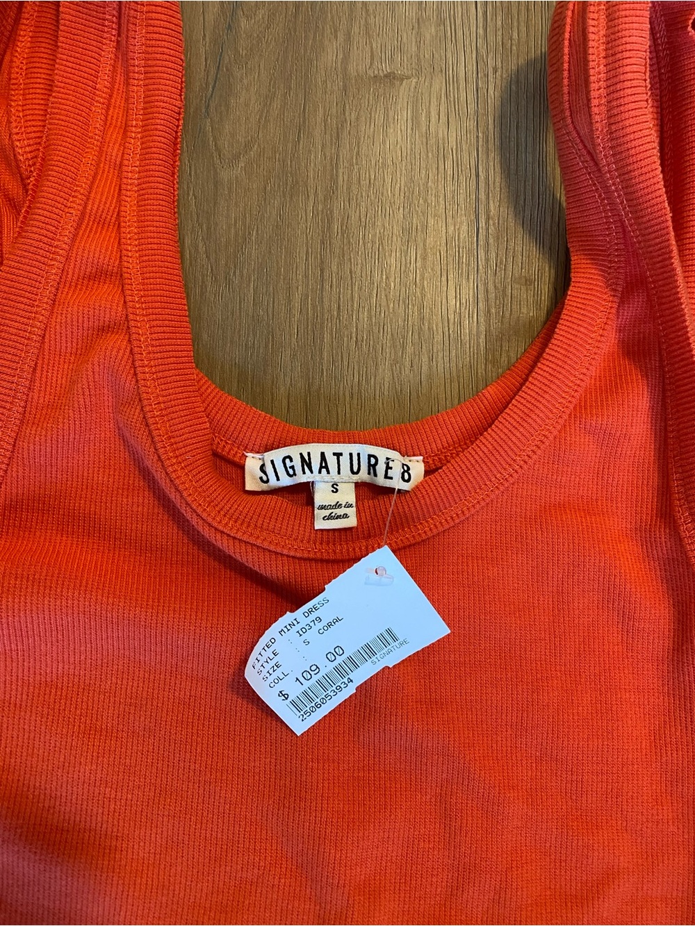 Signature8 Coral-Red Ribbed dress, Scoop Neck - Picture 2 of 3